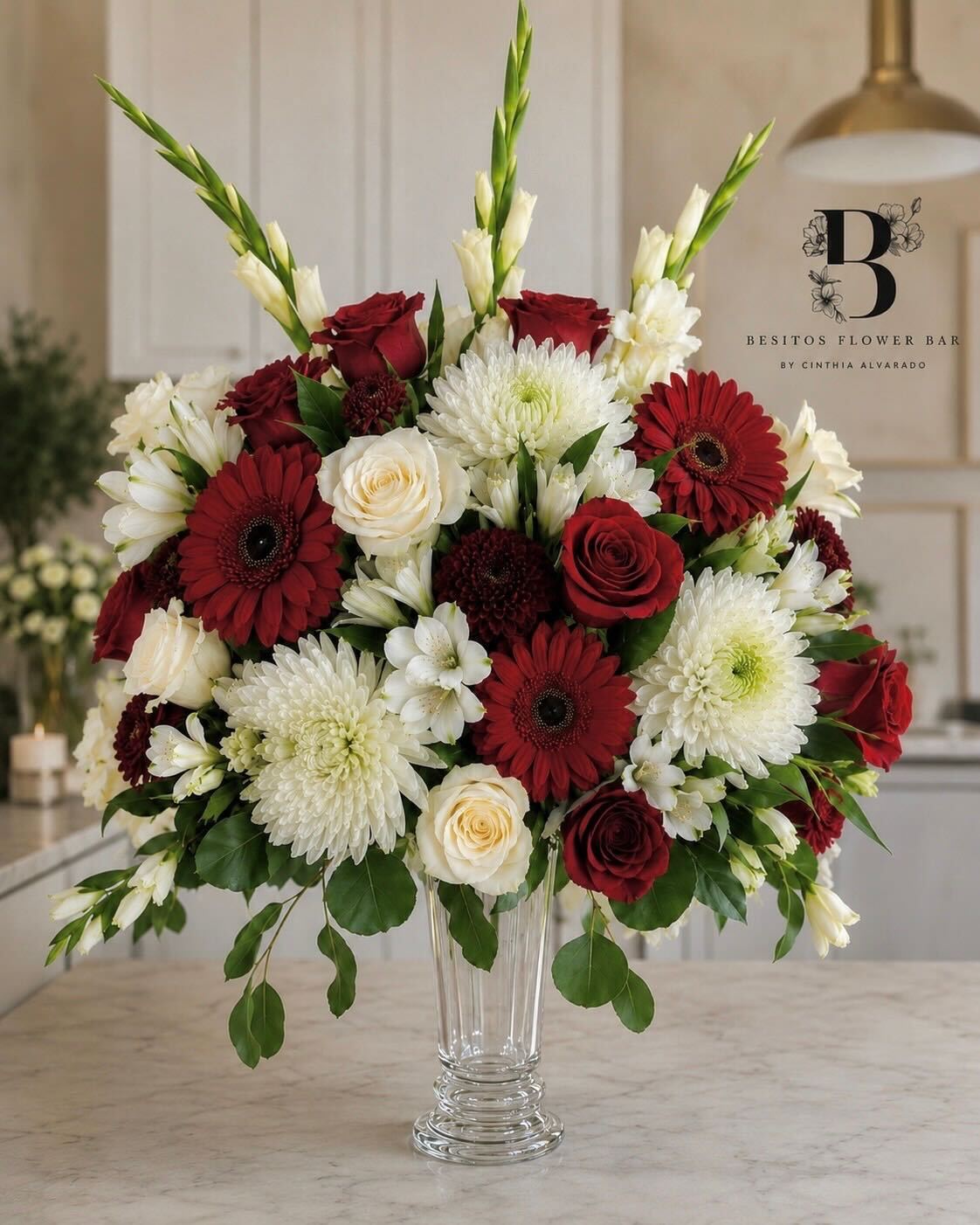 Besos Royale — Grand Red & White Arrangement