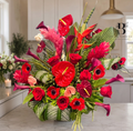 Hola Besos — Luxury Tropical Arrangement